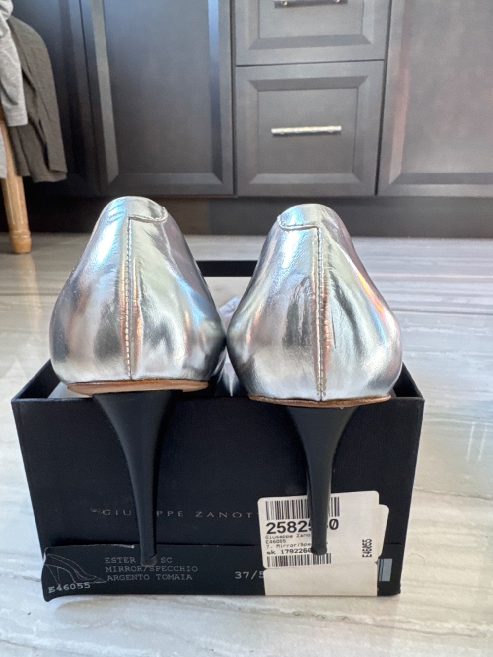 Giuseppe Zanotti - Picture 3 of 6